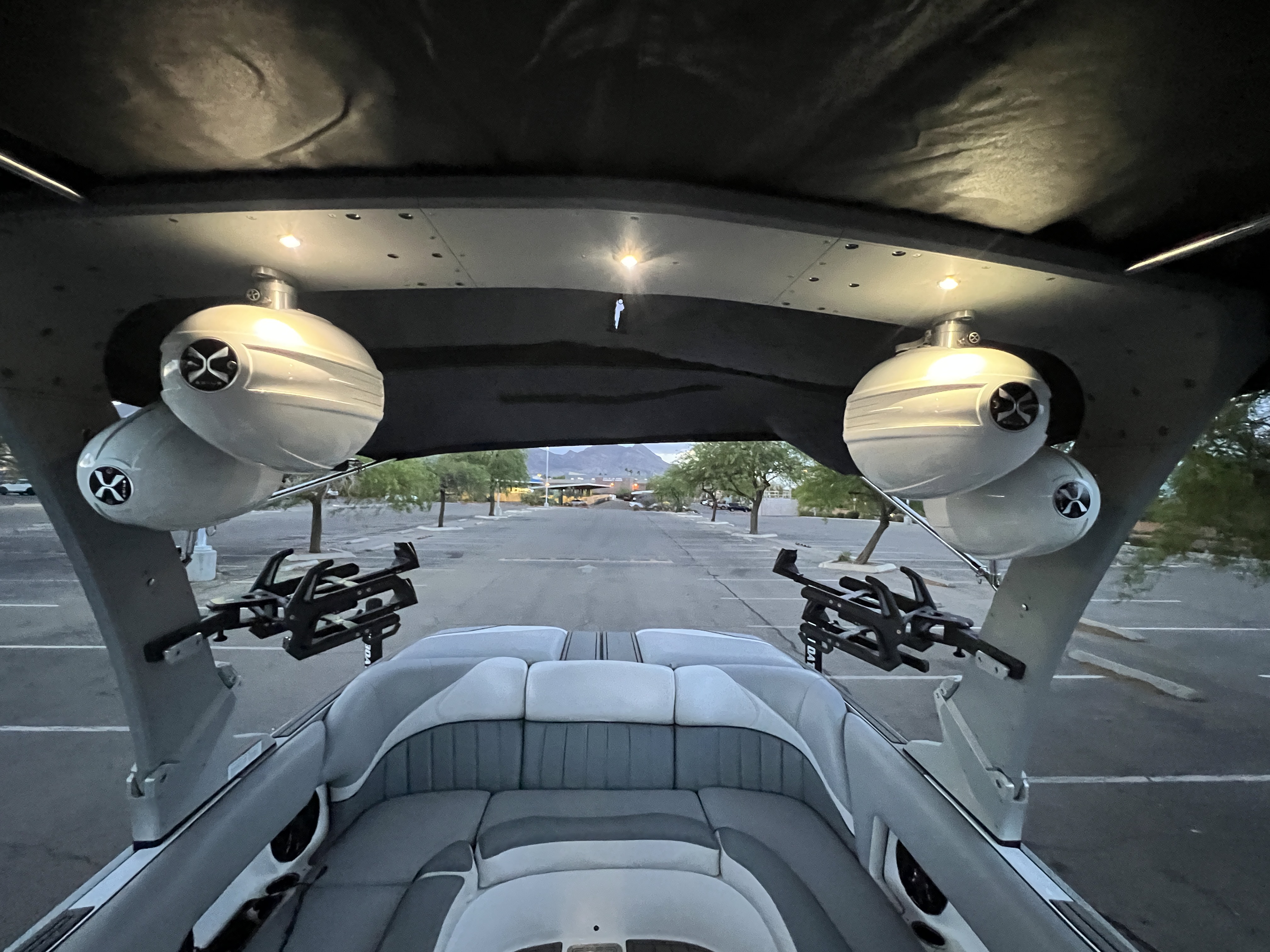 2019 MB B52 23' Icon